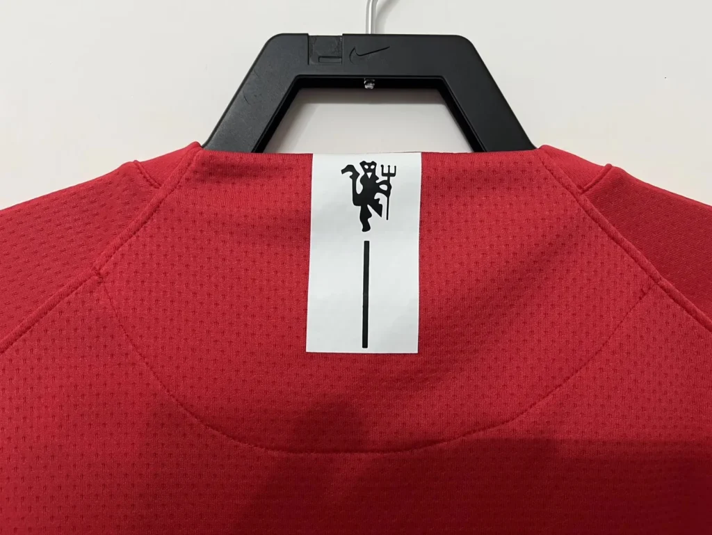 mdo mun aig moscow 2008 short sleeve 06 back neck detail