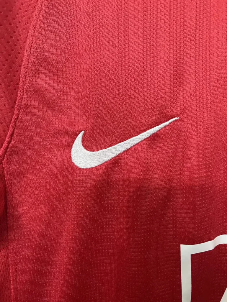 mdo mun aig red short sleeve 05 chest detail
