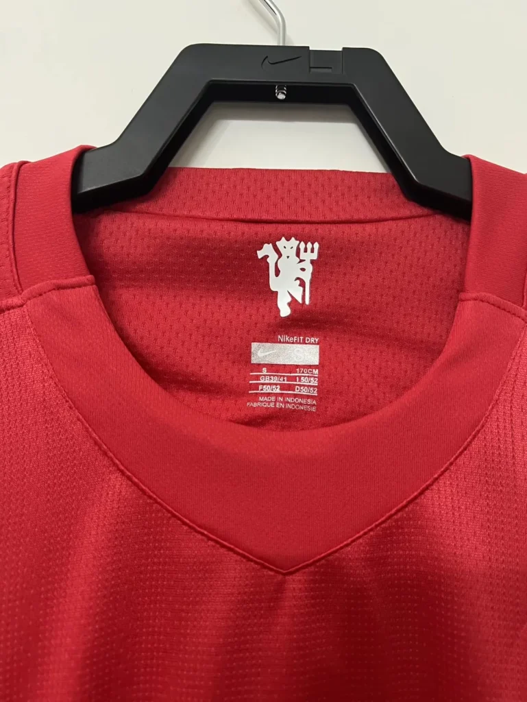 mdo mun aig red short sleeve 06 inside neck detail