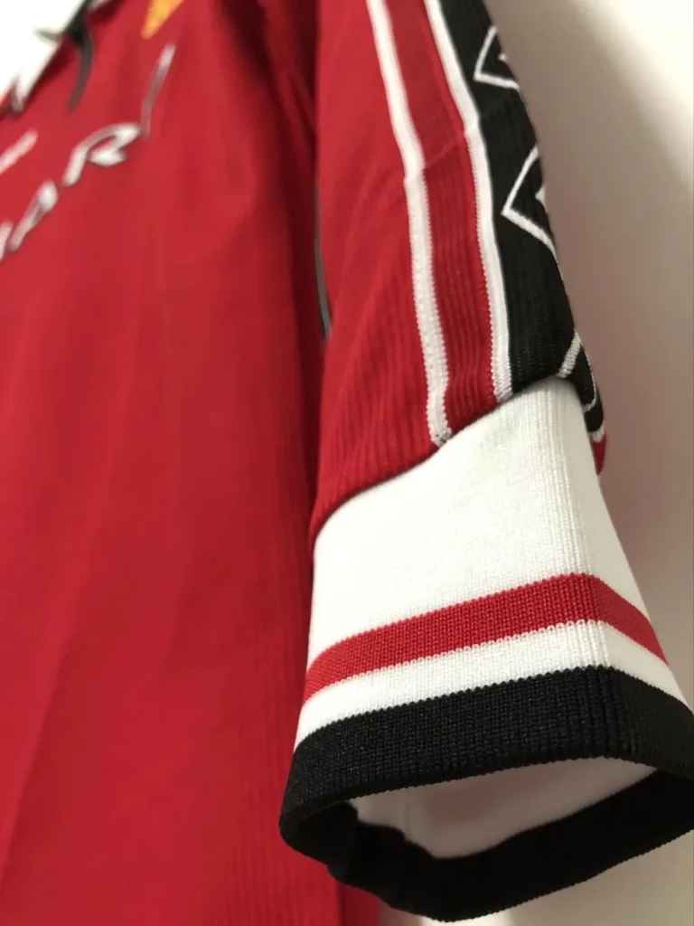 mdo mun sharp red long sleeve 04 sleeve detail