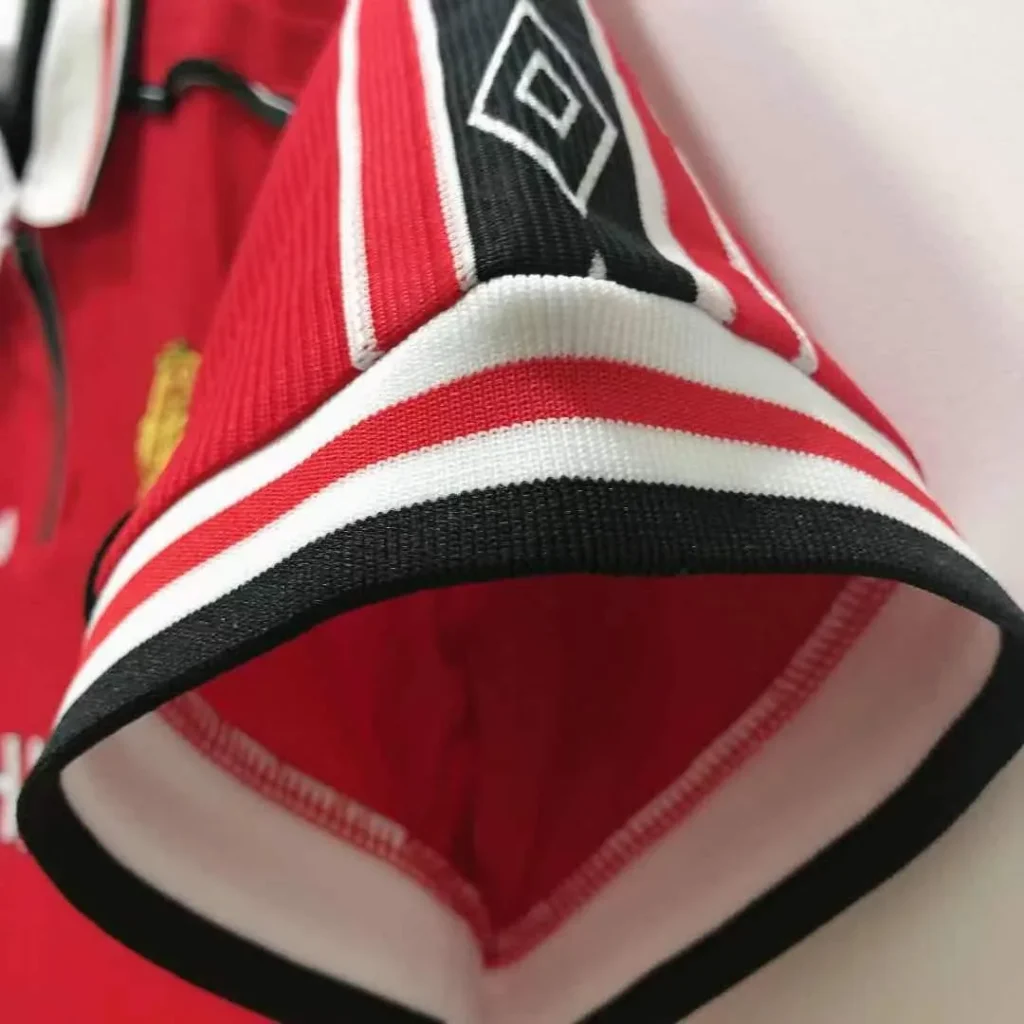 mdo mun sharp red short sleeve 04 sleeve detail